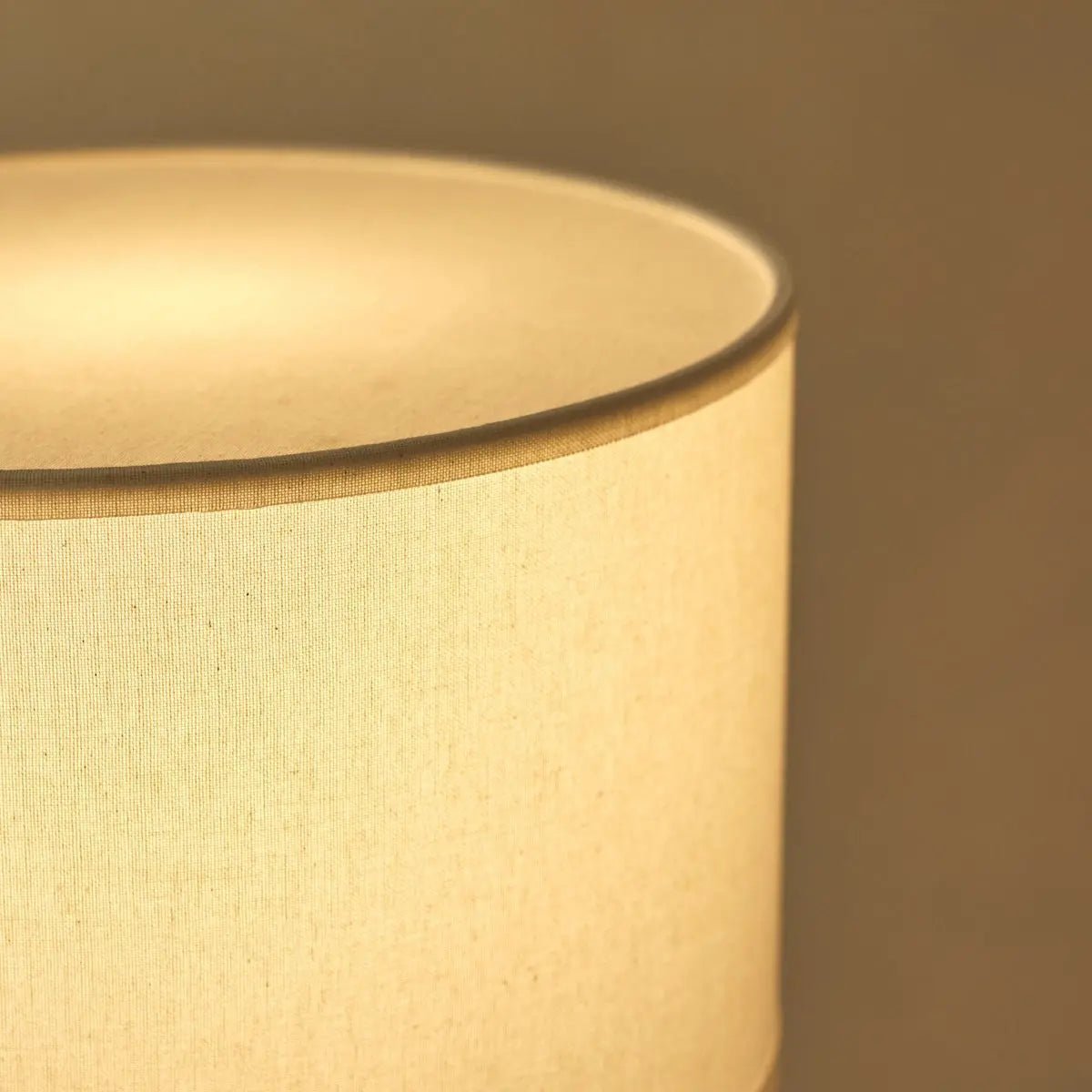 Travertin Lampe mit Baumwollschirm (beige)