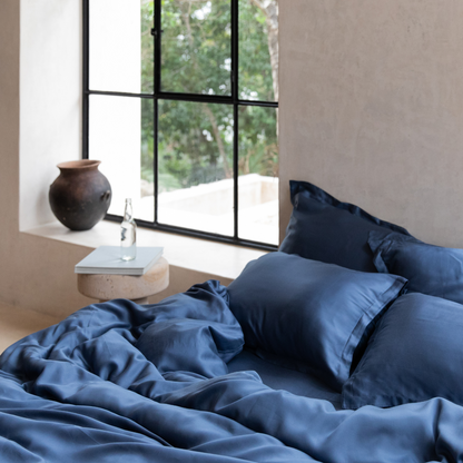 Luxuriöse TENCEL™ Lyocell Satin Bettwäsche - seidig-weich & atmungsaktiv (Dunkelblau)