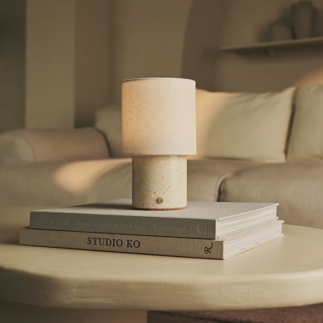 Travertin Lampe mit Dimmfunktion (Onoda Beige)