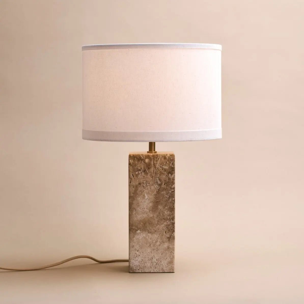 Travertin Lampe - Eleganter Naturstein mit Baumwollschirm