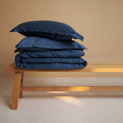 Luxuriöse TENCEL™ Lyocell Satin Bettwäsche - seidig-weich & atmungsaktiv (Dunkelblau)