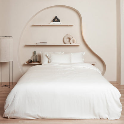 Luxuriöse TENCEL™ Lyocell Satin Bettwäsche - seidig-weich & atmungsaktiv (gebrochenes weiß)
