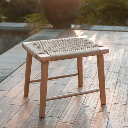 Hocker aus Trembesi-Holz und recyceltem Papier – handgefertigt & nachhaltig
