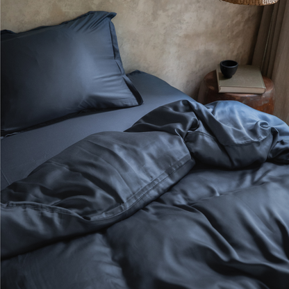 Luxuriöse TENCEL™ Lyocell Satin Bettwäsche - seidig-weich & atmungsaktiv (Dunkelblau)