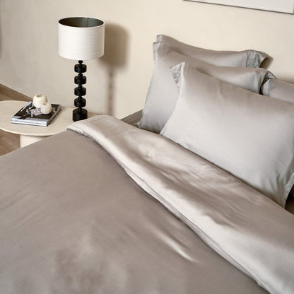 Luxuriöse TENCEL™ Lyocell Satin Bettwäsche - seidig-weich & atmungsaktiv (Taupe)