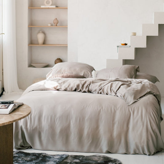 Luxuriöse TENCEL™ Lyocell Satin Bettwäsche - seidig-weich & atmungsaktiv (Taupe)