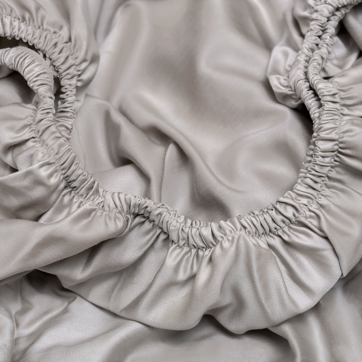 Spannbettlaken TENCEL™ Satin - atmungsaktiv & seidig weich (Taupe)